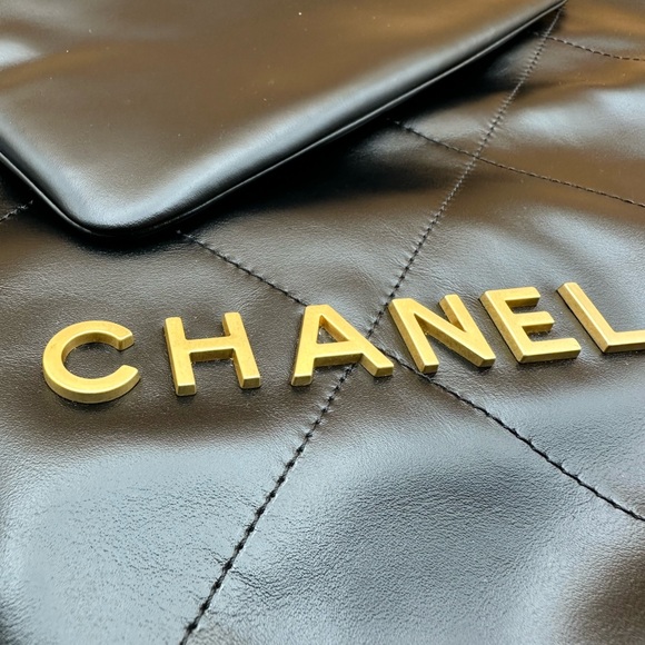 Chanel hobo bag authentic. Pre owned. - Picture 2 of 16